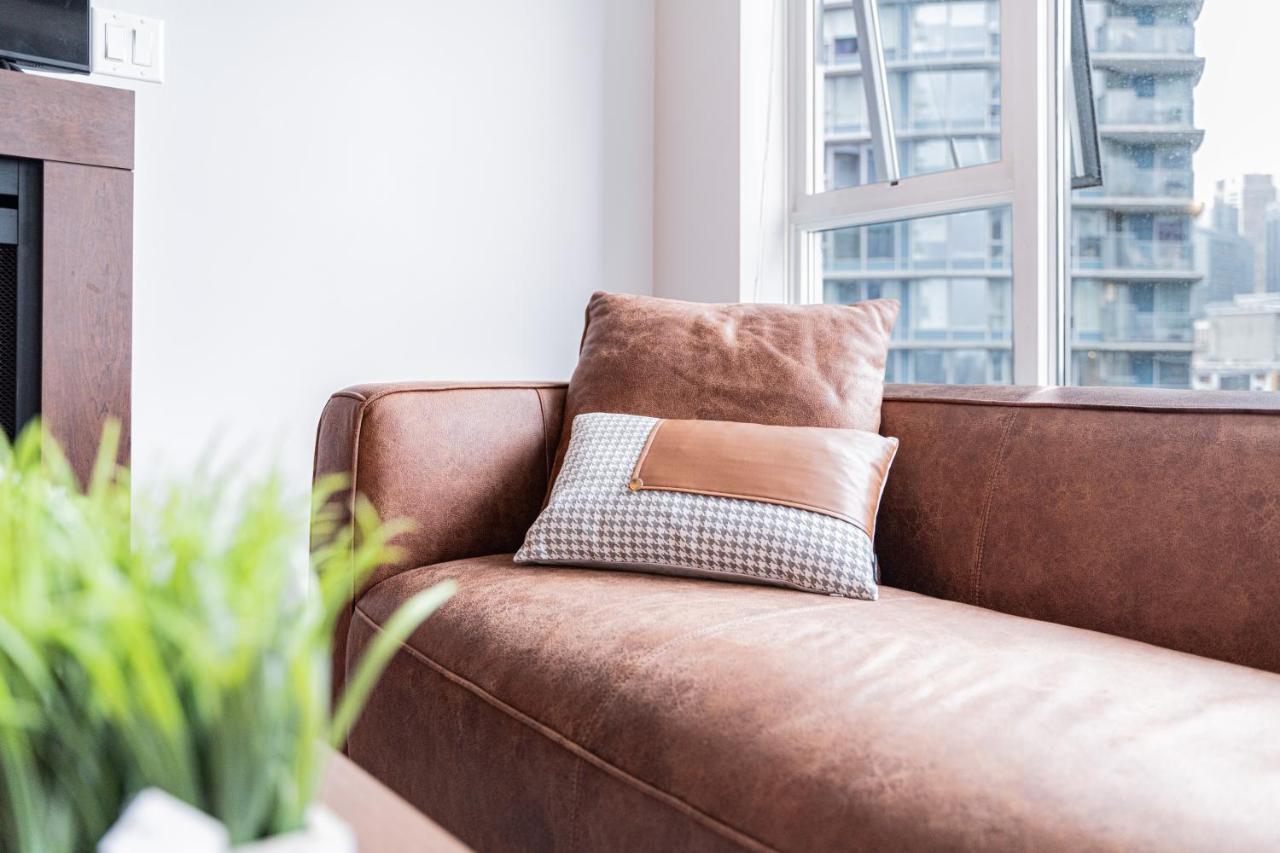 Amazing Views ! Leather Furniture ! Cozy Condo! Vancouver Exterior photo